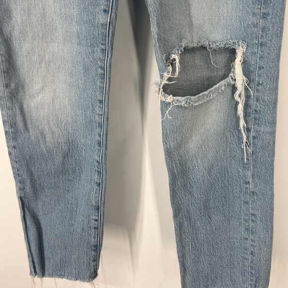 Madewell The Perfect Vintage Jeans in Coney Wash Destroyed Edition - Picture 3 of 9